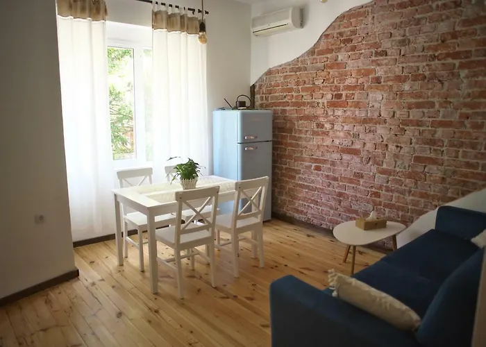 公寓 The Flyingtheatre *