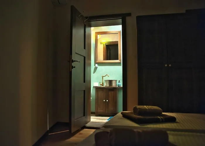 Daire The Flyingtheatre